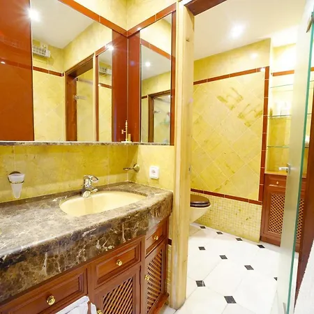 San Basilio's Red House Frühstückspension Córdoba